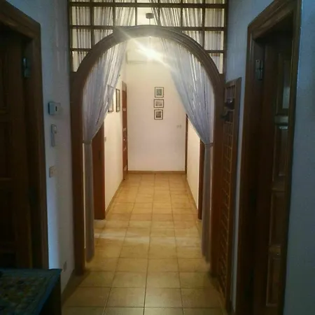 House With 2 Bedrooms In Brindisi, With Enclosed Garden - 1 *
