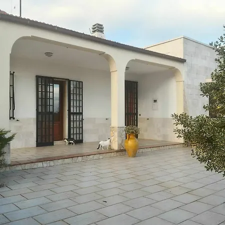 Apartment House With 2 Bedrooms In Brindisi, With Enclosed Garden - 1 Cisternino